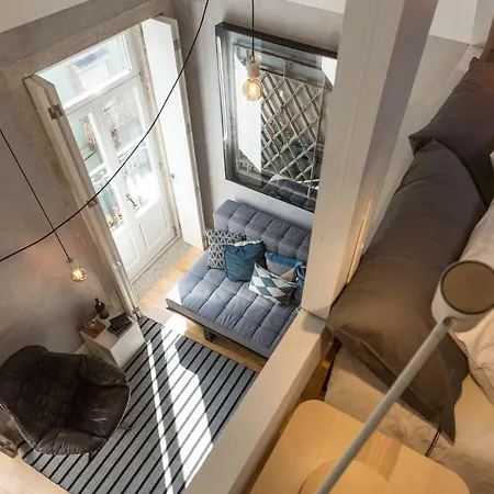 Gold & Grey Loft Almada ポルト