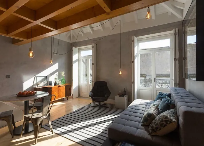 Gold & Grey Loft Almada ポルト