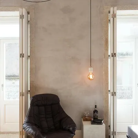 Gold & Grey Loft Almada 아파트