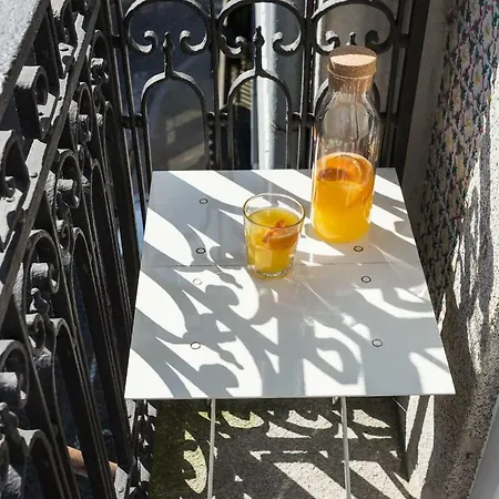 Gold & Grey Loft Almada 아파트 포르투