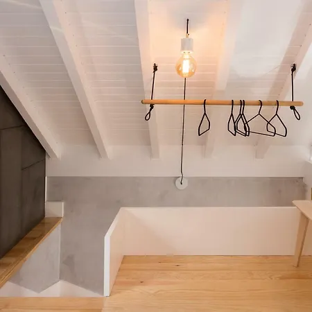 Gold & Grey Loft Almada *