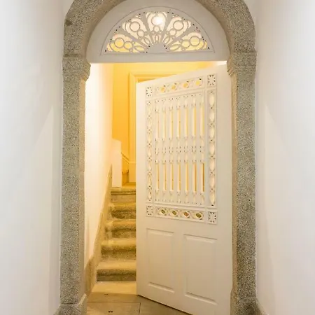 Gold & Grey Loft Almada