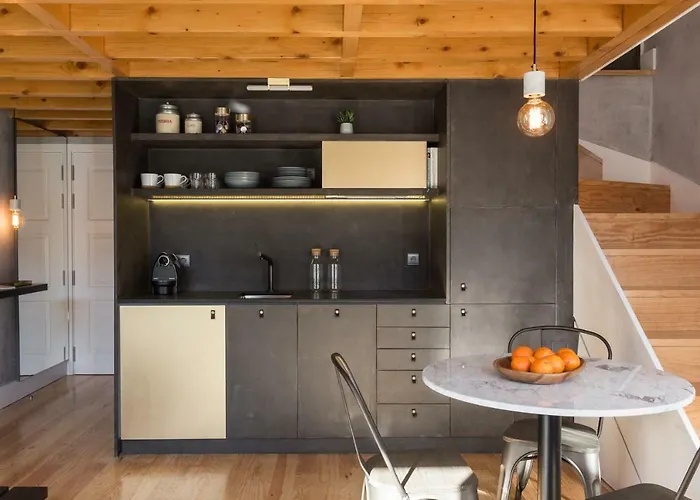 Gold & Grey Loft Almada Apartman