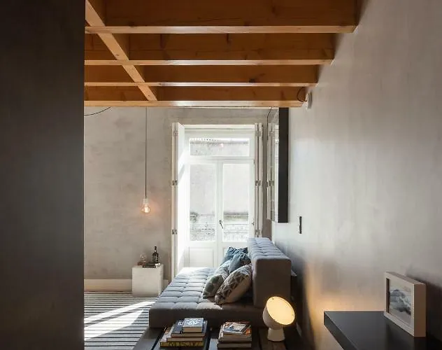 Gold & Grey Loft Almada *