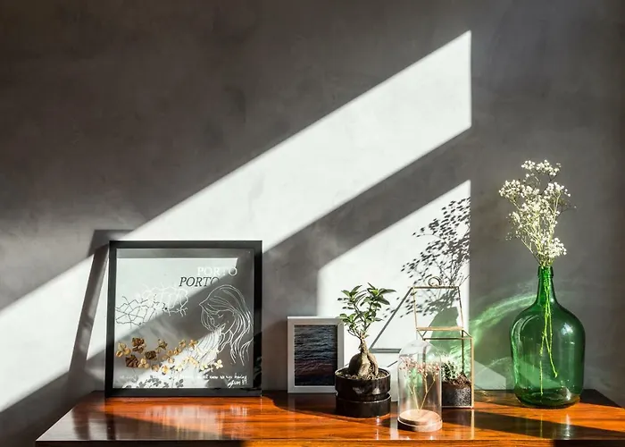 Gold & Grey Loft Almada Apartment *