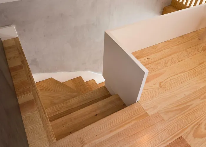 Gold & Grey Loft Almada Apartment *