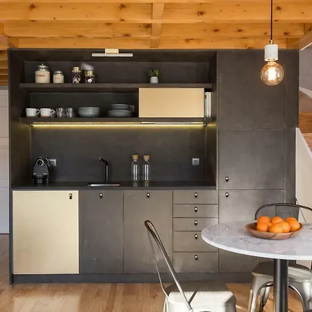 Gold & Grey Loft Almada Apartment